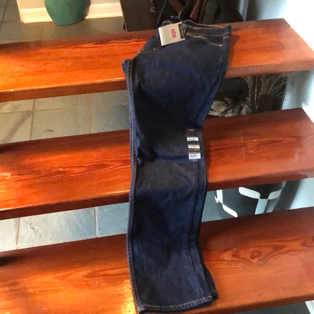 Woman’s Levi’s/NWT
